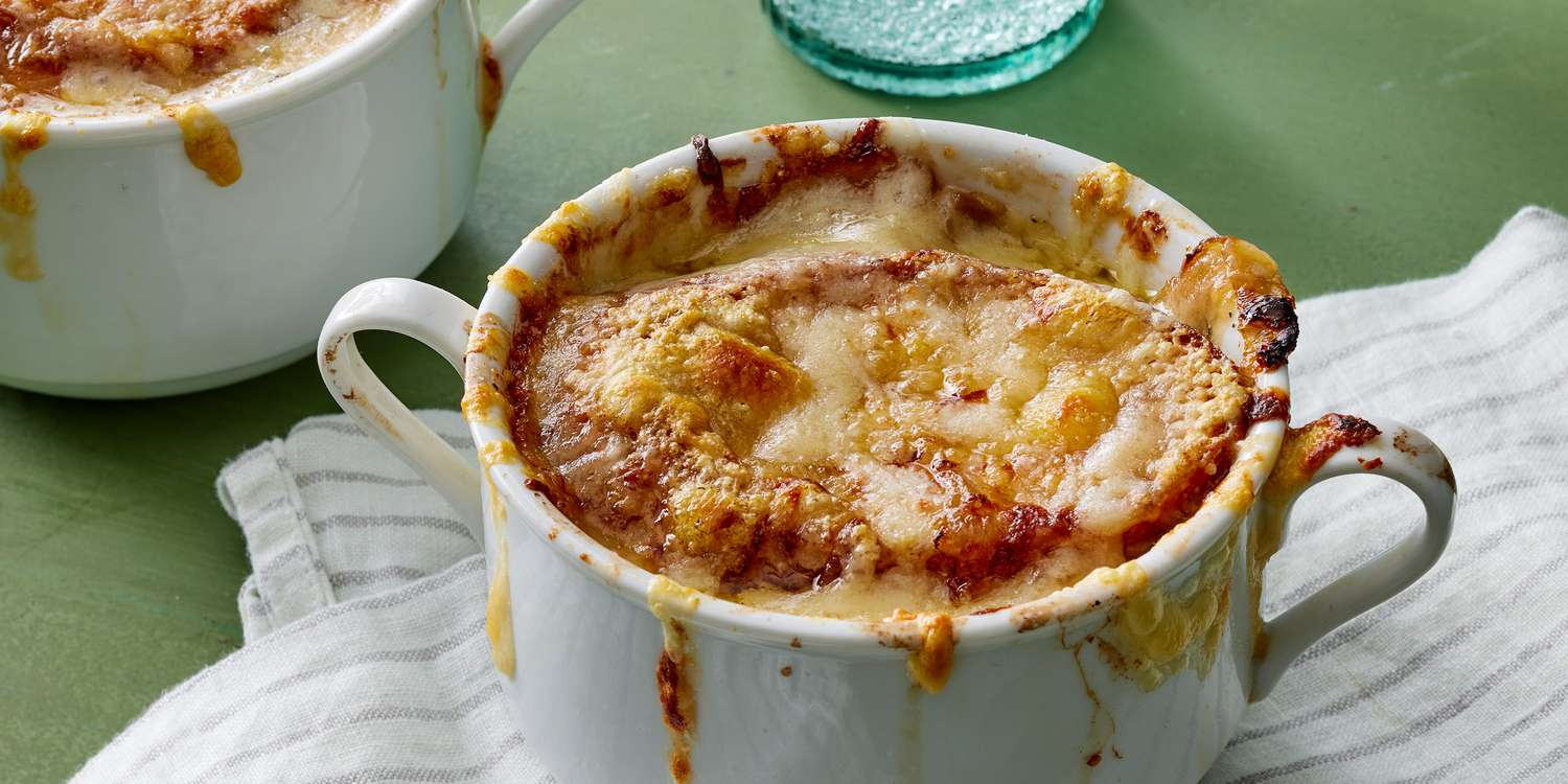 Slow Cooker French Onion Soup: Deep Flavor, Minimal Effort